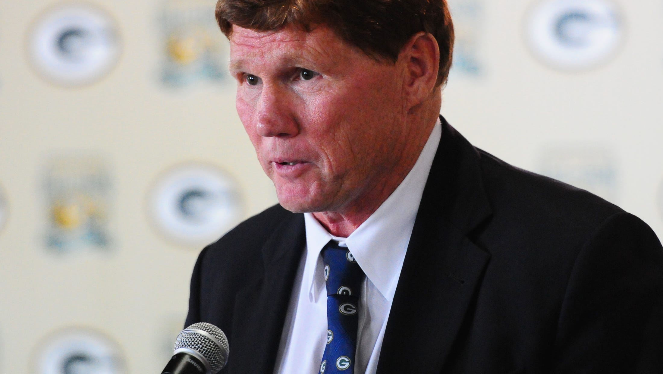 Green Bay Packers president/CEO Mark Murphy announces during a news conference at Lambeau Field on Monday, Aug. 4, 2014, that former Packers quarterback Brett Favre's name and No. 4 will be unveiled inside Lambeau Field during a game in the fall of 2015.