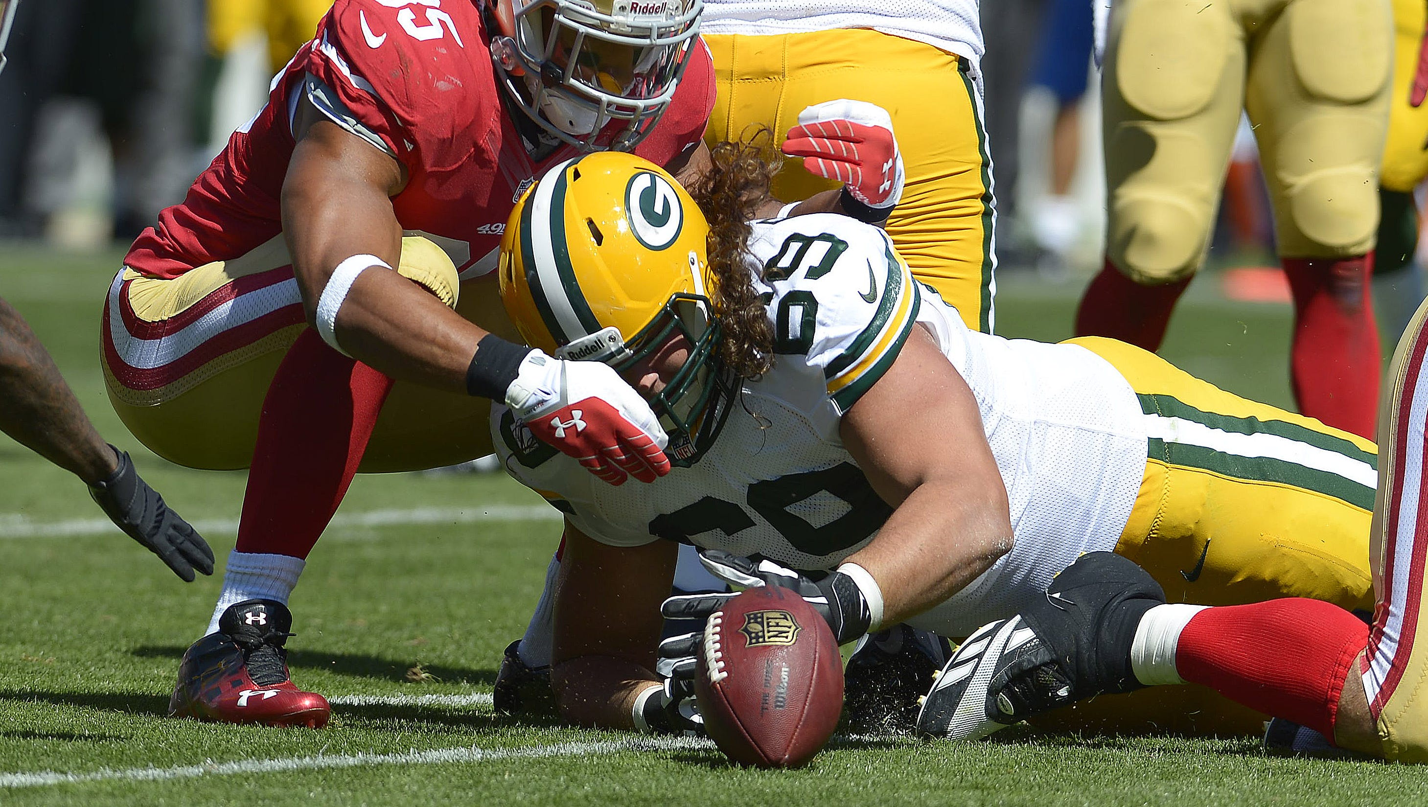 Green Bay Packers lineman David Bakhtiari (69) tries to grab a fumble against the San Francisco 49ers on Sept. 8, 2013.
