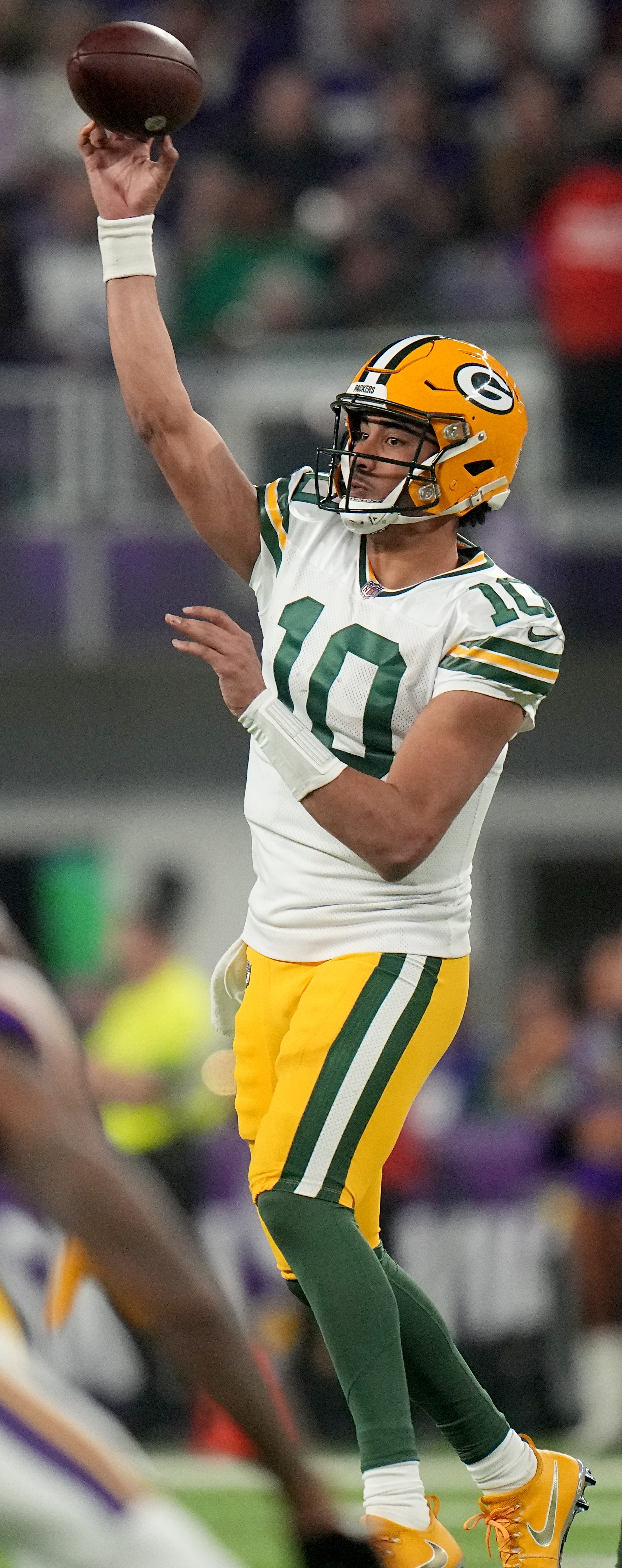 Green Bay Packers quarterback Jordan Love (10) throws a pass during the fourth quarter of their game Sunday, December 31, 2023 at U.S. Bank Stadium in Minneapolis, Minnesota. The Green Bay Packers beat the Minnesota Vikings 33-10.